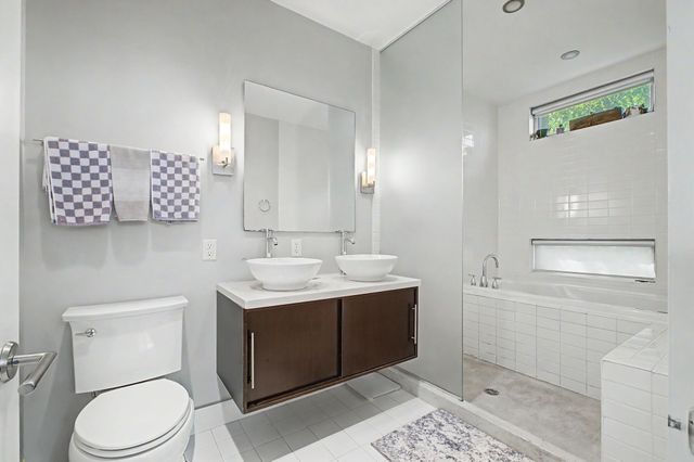 700 Strickland Dr, Nashville, TN 37206