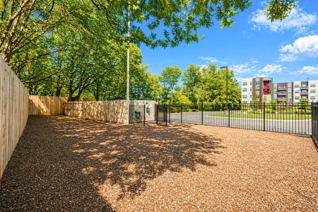 700 Strickland Dr, Nashville, TN 37206