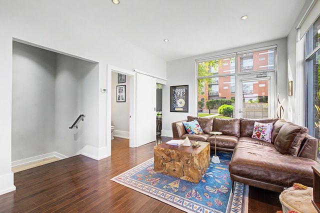 700 Strickland Dr, Nashville, TN 37206
