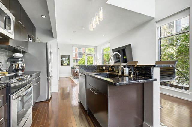 700 Strickland Dr, Nashville, TN 37206