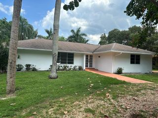 1 Indialucie Parkway, Sewalls Point, FL 34996