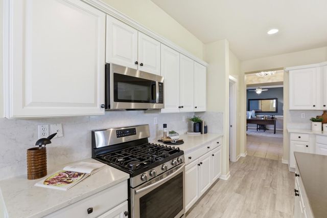 324 Sawmill Ln, Lincoln, CA 95648