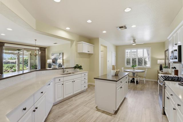 324 Sawmill Ln, Lincoln, CA 95648