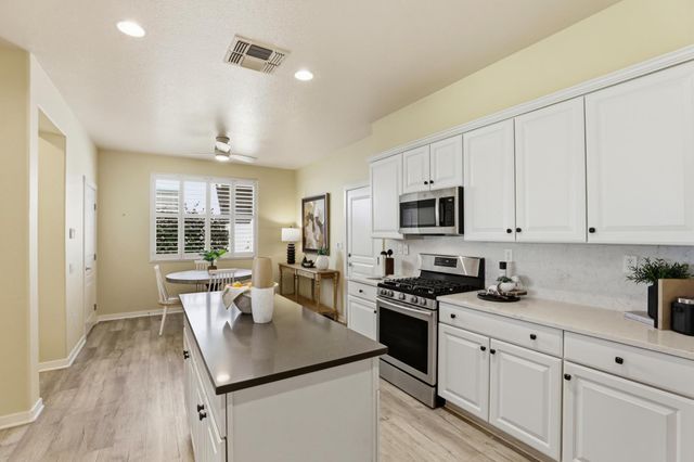 324 Sawmill Ln, Lincoln, CA 95648