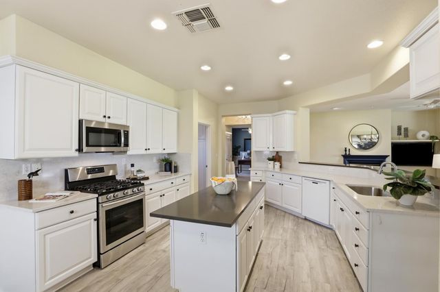 324 Sawmill Ln, Lincoln, CA 95648