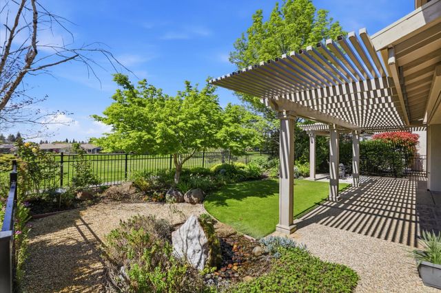 324 Sawmill Ln, Lincoln, CA 95648