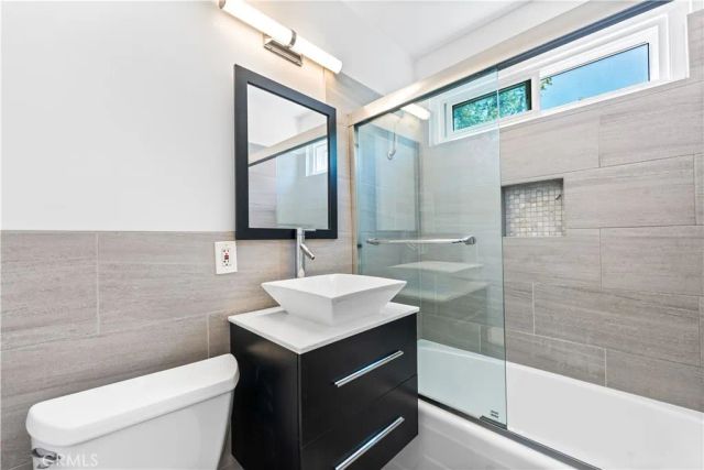 7135 Coldwater Canyon Avenue 16, North Hollywood, CA 91605