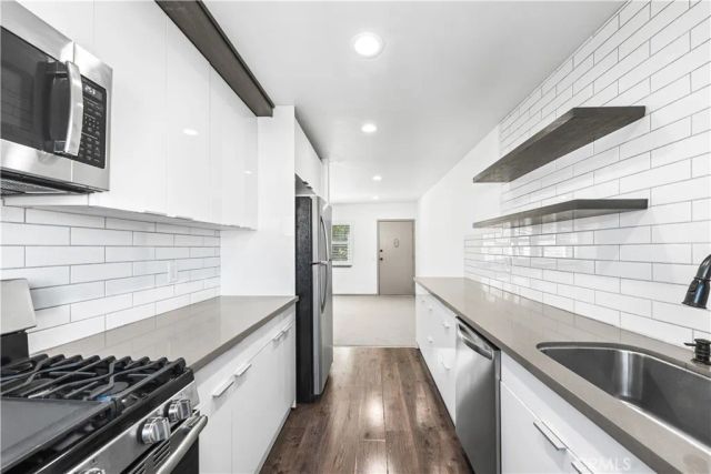 7135 Coldwater Canyon Avenue 16, North Hollywood, CA 91605