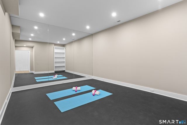 10 Tierney Lane, Westport, CT 06880