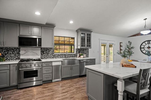 3861 High View Dr, Placerville, CA 95667