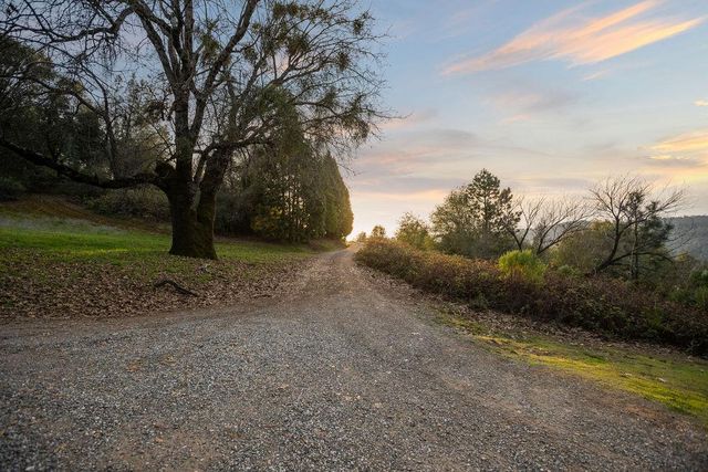 3861 High View Dr, Placerville, CA 95667