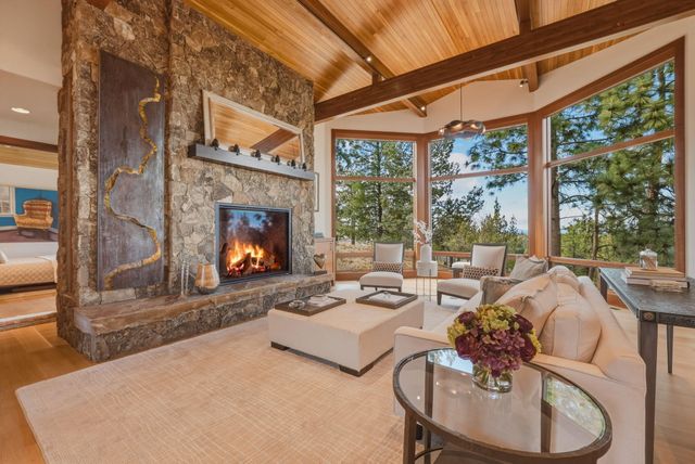 1496 NW Puccoon Court, Bend, OR 97703