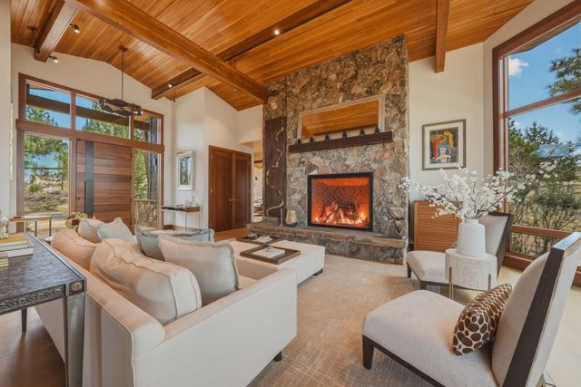 1496 NW Puccoon Court, Bend, OR 97703