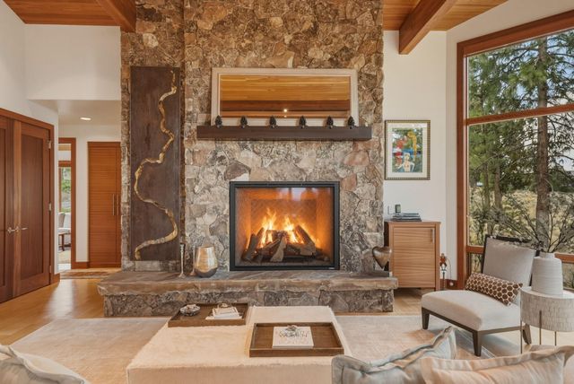 1496 NW Puccoon Court, Bend, OR 97703