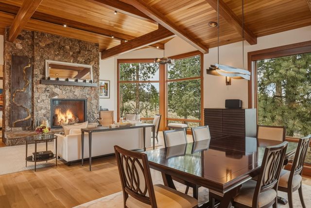 1496 NW Puccoon Court, Bend, OR 97703