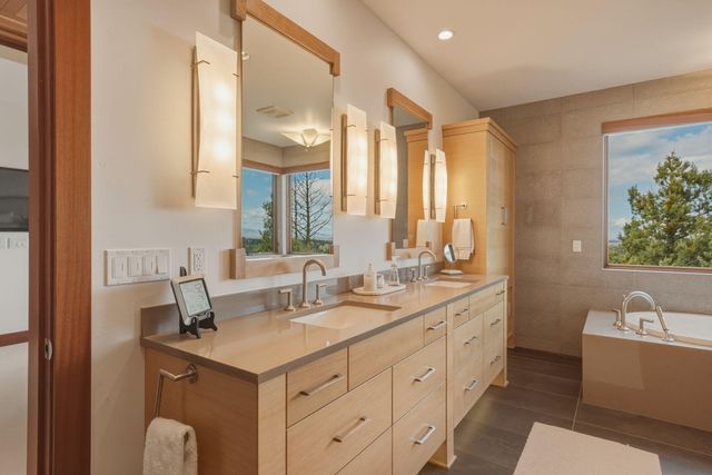 1496 NW Puccoon Court, Bend, OR 97703