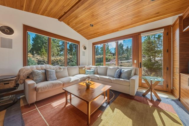 1496 NW Puccoon Court, Bend, OR 97703