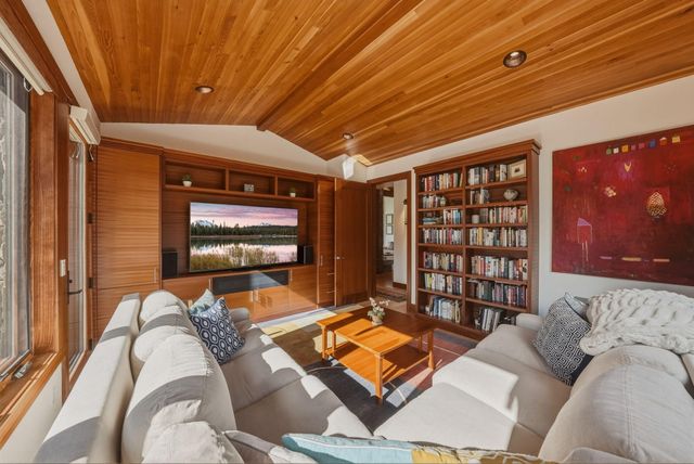 1496 NW Puccoon Court, Bend, OR 97703