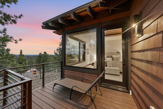 1496 NW Puccoon Court, Bend, OR 97703