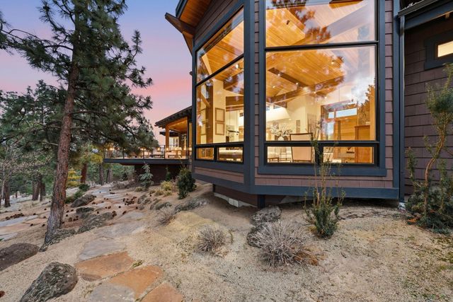 1496 NW Puccoon Court, Bend, OR 97703