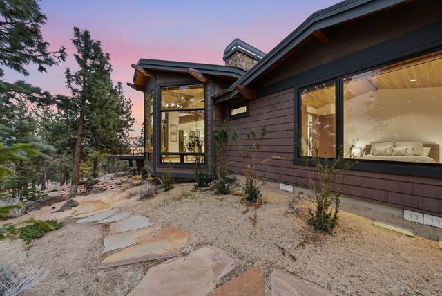 1496 NW Puccoon Court, Bend, OR 97703