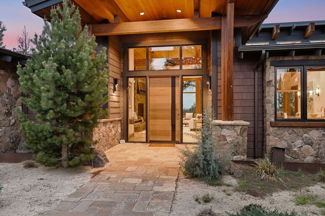 1496 NW Puccoon Court, Bend, OR 97703