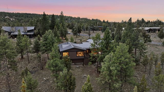 1496 NW Puccoon Court, Bend, OR 97703
