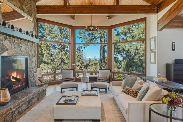 1496 NW Puccoon Court, Bend, OR 97703