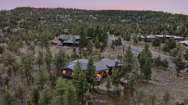 1496 NW Puccoon Court, Bend, OR 97703