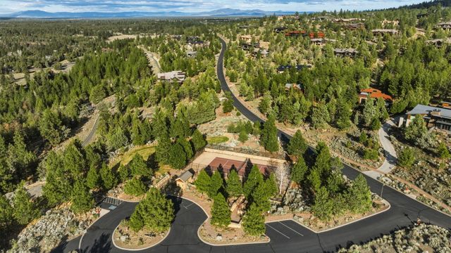1496 NW Puccoon Court, Bend, OR 97703