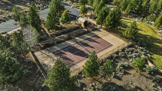 1496 NW Puccoon Court, Bend, OR 97703