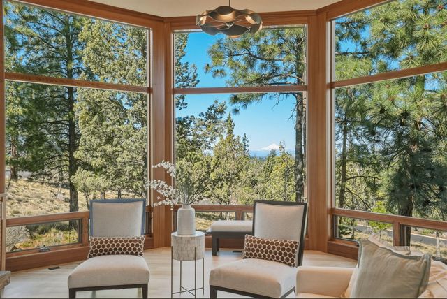 1496 NW Puccoon Court, Bend, OR 97703