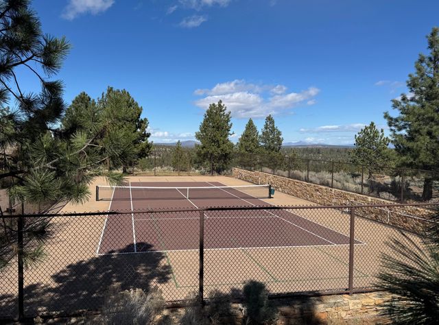 1496 NW Puccoon Court, Bend, OR 97703