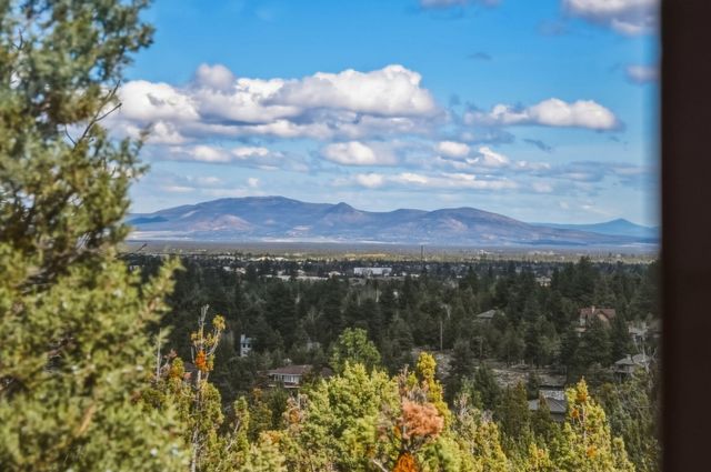 1496 NW Puccoon Court, Bend, OR 97703