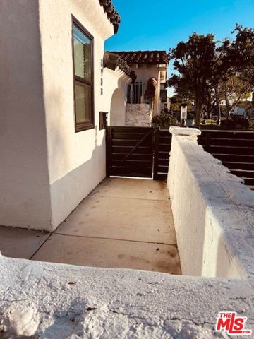 8906 S Harvard Boulevard, Los Angeles, CA 90047