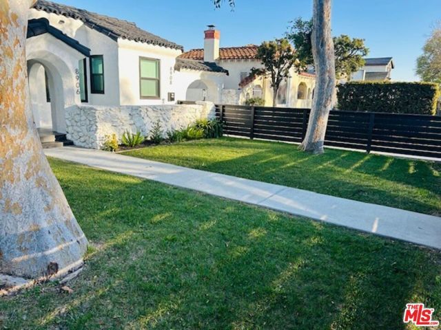 8906 S Harvard Boulevard, Los Angeles, CA 90047