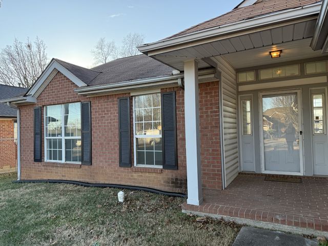 3800 Round Rock Dr, Antioch, TN 37013