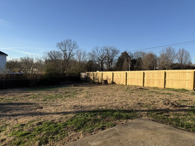 3800 Round Rock Dr, Antioch, TN 37013