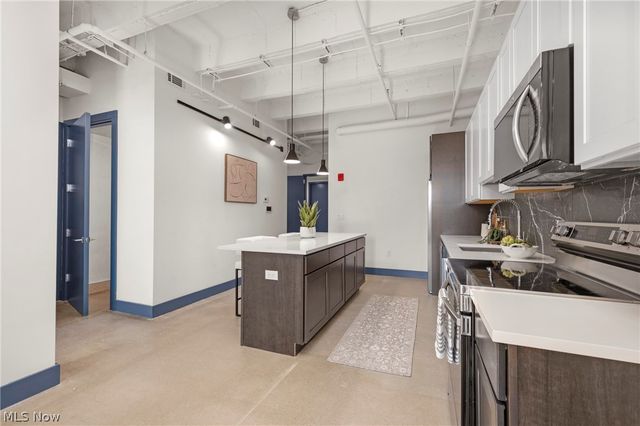 14650 Detroit Avenue 705, Lakewood, OH 44107