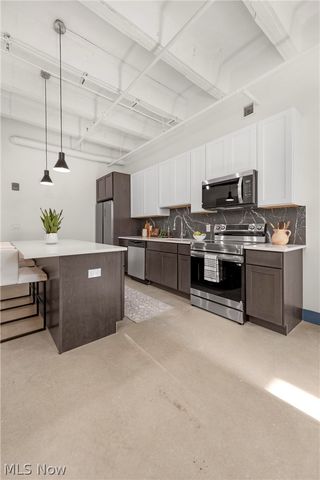 14650 Detroit Avenue 705, Lakewood, OH 44107