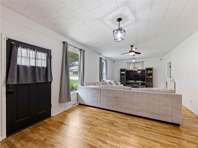 667 Thornton Street, Leavenworth, KS 66048