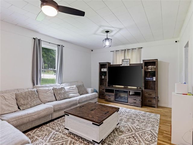 667 Thornton Street, Leavenworth, KS 66048