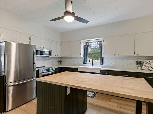667 Thornton Street, Leavenworth, KS 66048