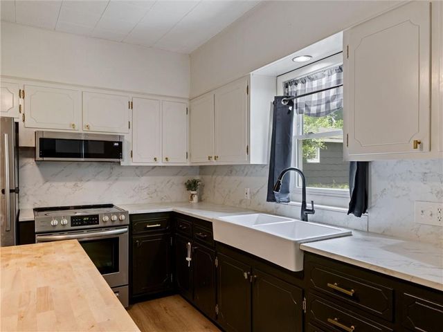 667 Thornton Street, Leavenworth, KS 66048