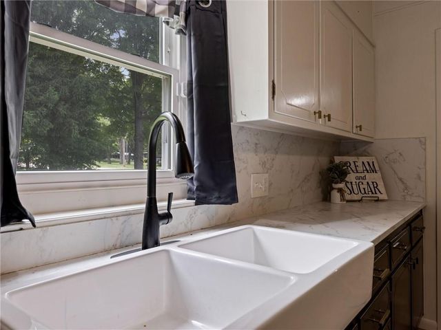 667 Thornton Street, Leavenworth, KS 66048