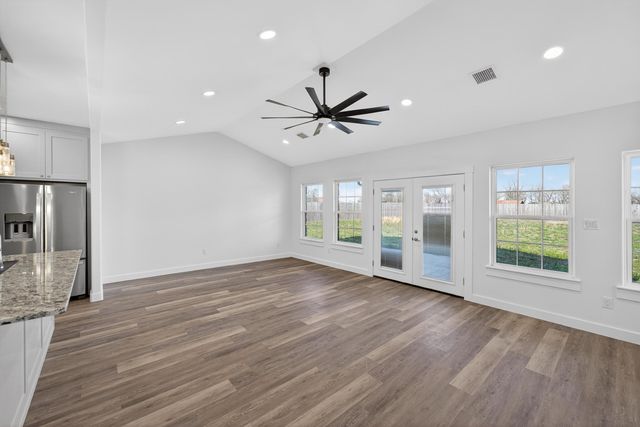 207 Lindsey Avenue, Adair, OK 74330