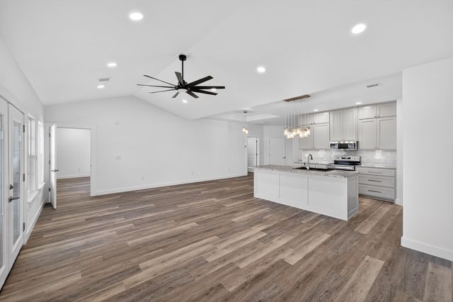 207 Lindsey Avenue, Adair, OK 74330