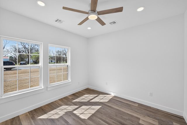 207 Lindsey Avenue, Adair, OK 74330