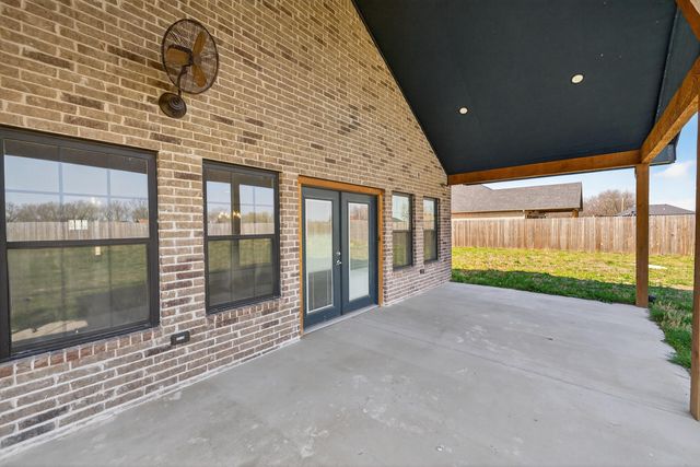 207 Lindsey Avenue, Adair, OK 74330