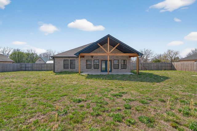 207 Lindsey Avenue, Adair, OK 74330